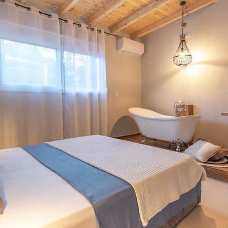 Georgianna'S Suite With Private Pool , 'Blank Suite' Charokopio Luaran gambar