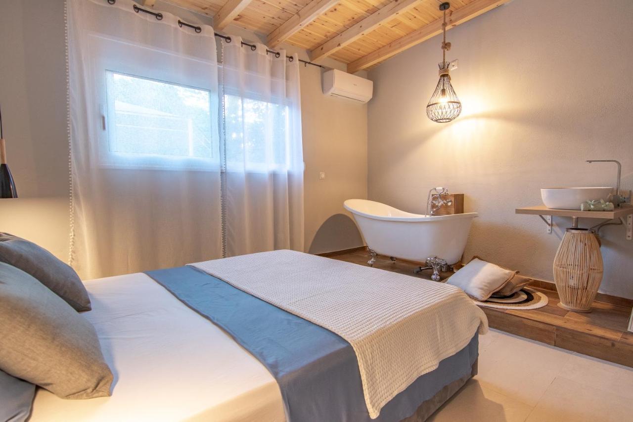 Georgianna'S Suite With Private Pool , 'Blank Suite' Charokopio Luaran gambar