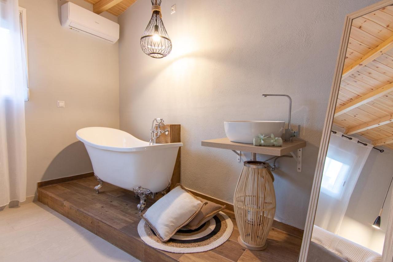 Georgianna'S Suite With Private Pool , 'Blank Suite' Charokopio Luaran gambar